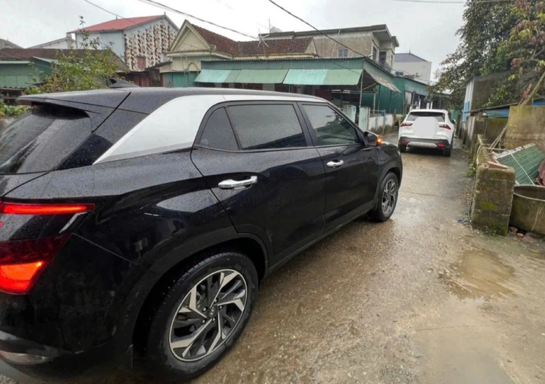 H&agrave; Tĩnh: C&ocirc;ng an v&agrave;o cuộc vụ "chặn đầu, kh&oacute;a đu&ocirc;i&rdquo; xe trong ng&otilde; nhỏ, bu&ocirc;ng lời th&aacute;ch thức- Ảnh 1.