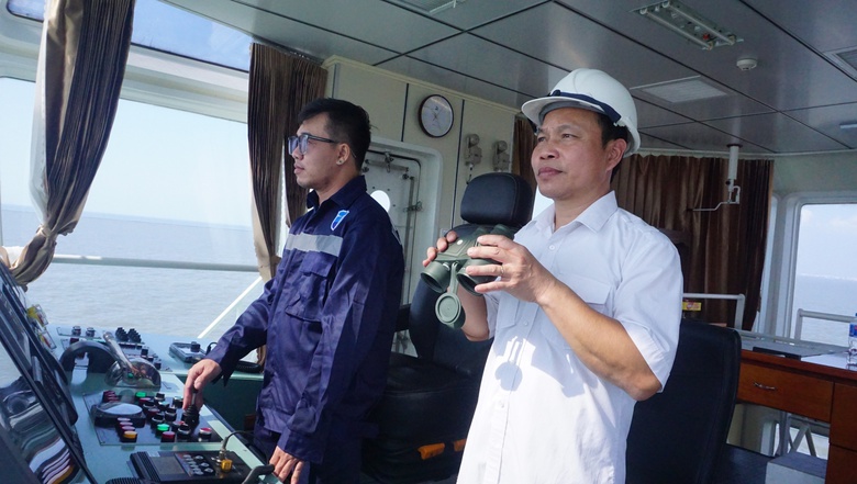 Những hải tr&igrave;nh đầy ắp y&ecirc;u thương từ đất liền ra đảo xa- Ảnh 3.