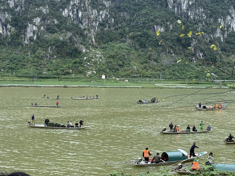 Th&ocirc;ng tin mới vụ ch&igrave;m thuyền chở 7 người ở Quảng Trị- Ảnh 1.