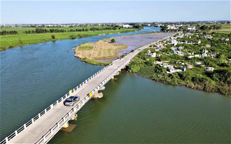 Huế: Cầu tr&ecirc;n tỉnh lộ 4 sụt l&uacute;n mố trụ, xuống cấp nghi&ecirc;m trọng- Ảnh 19.