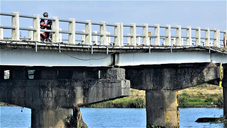 Huế: Cầu tr&ecirc;n tỉnh lộ 4 sụt l&uacute;n mố trụ, xuống cấp nghi&ecirc;m trọng- Ảnh 5.