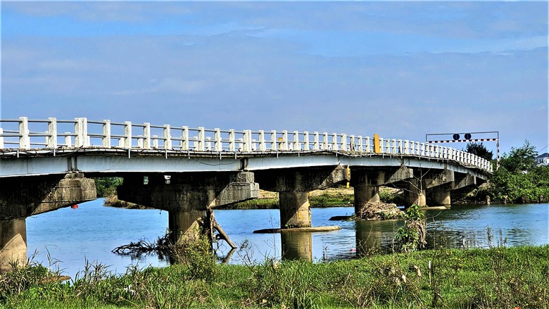 Huế: Cầu tr&ecirc;n tỉnh lộ 4 sụt l&uacute;n mố trụ, xuống cấp nghi&ecirc;m trọng- Ảnh 7.