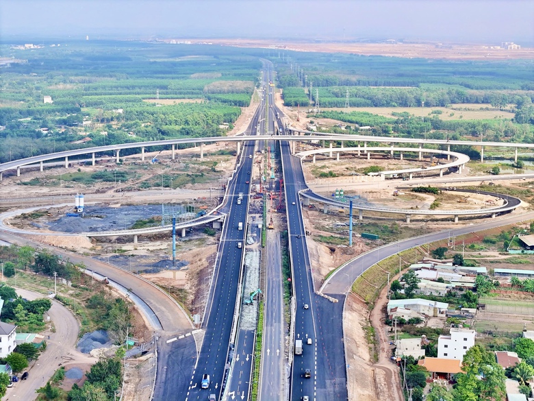 Ba tuyến cao tốc về đ&iacute;ch năm 2026, Đồng Nai rộng đường kết nối s&acirc;n bay Long Th&agrave;nh- Ảnh 2.