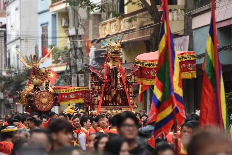 H&agrave;ng ngh&igrave;n người rước si&ecirc;u ph&aacute;o nặng gần 1 tấn ở Bắc Ninh- Ảnh 14.