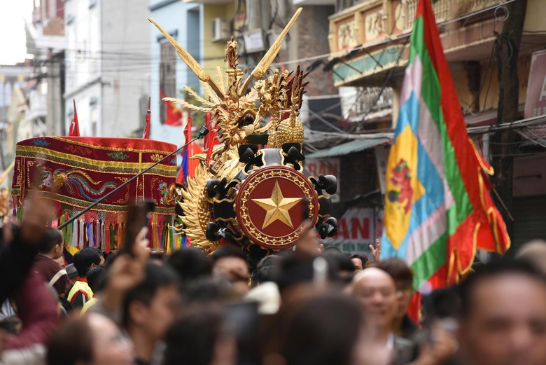 H&agrave;ng ngh&igrave;n người rước si&ecirc;u ph&aacute;o nặng gần 1 tấn ở Bắc Ninh- Ảnh 6.