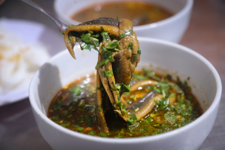 Ng&agrave;y Tết, đi ăn đặc sản lươn xứ Nghệ- Ảnh 2.