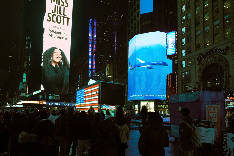 Hình ảnh Việt Nam tỏa sáng tại Quảng trường Thời đại, New York- Ảnh 3. Hình ảnh Việt Nam tỏa sáng tại Quảng trường Thời đại, New York- Ảnh 3.