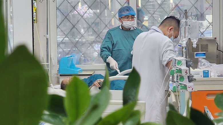 Cấp cứu tại Bệnh viện Bạch Mai tăng đột biến trong Tết- Ảnh 5. Cấp cứu tại Bệnh viện Bạch Mai tăng đột biến trong Tết- Ảnh 5.