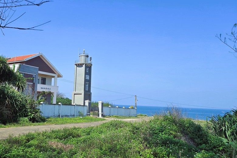 Ngắm những ngọn hải đăng h&igrave;nh hộp, h&igrave;nh &ldquo;ống kh&oacute;i&rdquo; độc đ&aacute;o ở Quảng Trị- Ảnh 10.