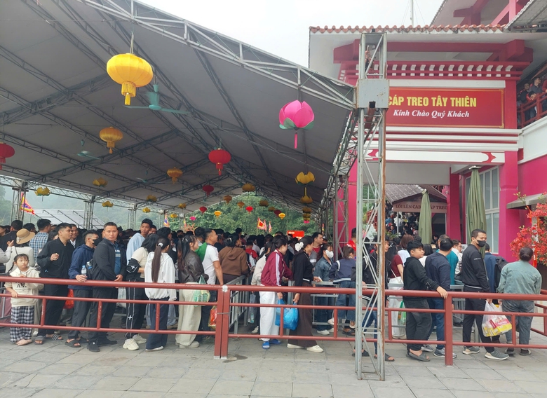 Ph&uacute; Thọ: T&acirc;y Thi&ecirc;n đ&oacute;n gần 8 vạn lượt du kh&aacute;ch đầu xu&acirc;n 2026- Ảnh 5.