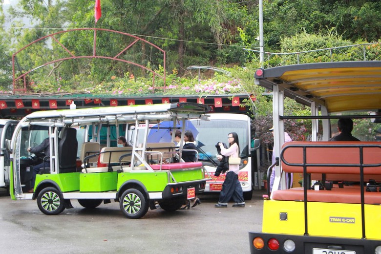 Hàng chục nghìn du khách trẩy hội tâm linh, trải nghiệm số giữa mùa lễ hội Tết tại Hà Tĩnh- Ảnh 2. Hàng chục nghìn du khách trẩy hội tâm linh, trải nghiệm số giữa mùa lễ hội Tết tại Hà Tĩnh- Ảnh 2.