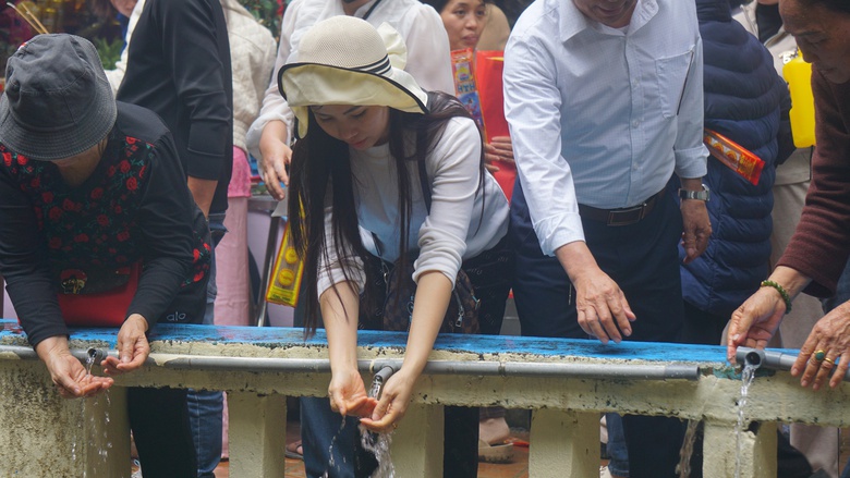 Nhiều khu du lịch t&acirc;m linh ở Thanh H&oacute;a h&uacute;t kh&aacute;ch đầu năm- Ảnh 2.