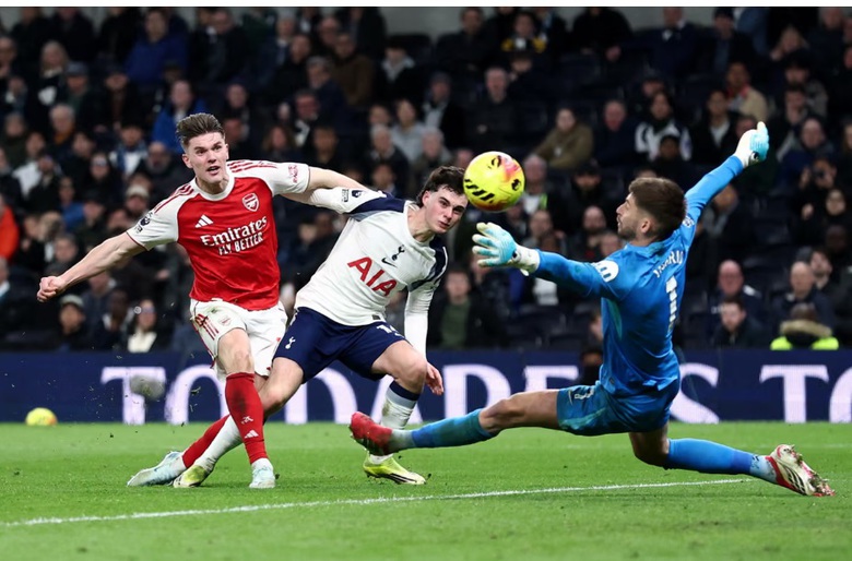 Gyokeres lập c&uacute; đ&uacute;p, Arsenal dễ d&agrave;ng đ&aacute;nh bại Tottenham- Ảnh 2.