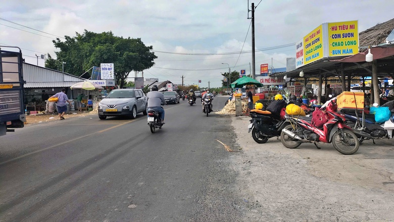 Người lao động Cà Mau trở lại TP.HCM, Đồng Nai sau kỳ nghỉ Tết- Ảnh 7. Người lao động Cà Mau trở lại TP.HCM, Đồng Nai sau kỳ nghỉ Tết- Ảnh 7.