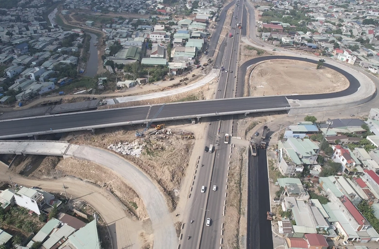 Cao tốc Bi&ecirc;n H&ograve;a - Vũng T&agrave;u v&agrave; loạt dự &aacute;n trọng điểm ph&iacute;a Nam tăng tốc sau Tết- Ảnh 1.