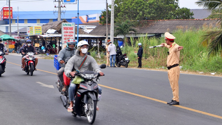 Người lao động Cà Mau trở lại TP.HCM, Đồng Nai sau kỳ nghỉ Tết- Ảnh 4. Người lao động Cà Mau trở lại TP.HCM, Đồng Nai sau kỳ nghỉ Tết- Ảnh 4.