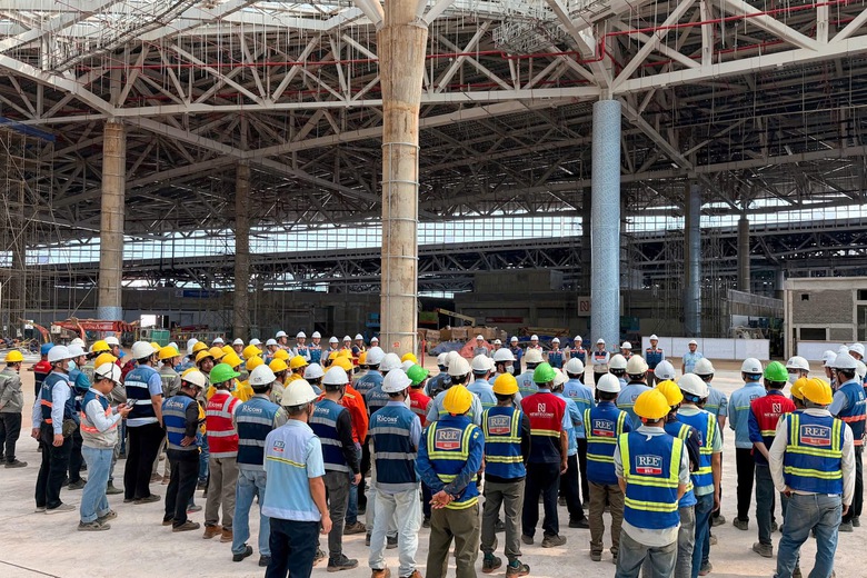 Rộn r&agrave;ng, hối hả tr&ecirc;n đại c&ocirc;ng trường s&acirc;n bay Long Th&agrave;nh- Ảnh 9.