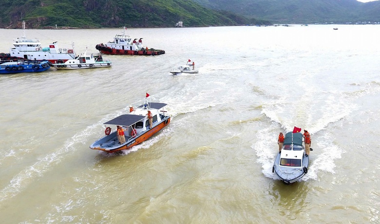 Gia Lai: Siết chặt ATGT đường thuỷ sau các vụ tai nạn lật tàu, thuyền trên cả nước- Ảnh 7. Gia Lai: Siết chặt ATGT đường thuỷ sau các vụ tai nạn lật tàu, thuyền trên cả nước- Ảnh 7.