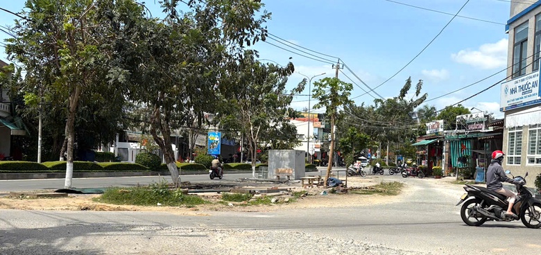 Gỡ &ldquo;n&uacute;t thắt&rdquo; cuối c&ugrave;ng, đường Nguyễn Cư Trinh ở Quảng Ng&atilde;i sắp ho&agrave;n thiện- Ảnh 4.