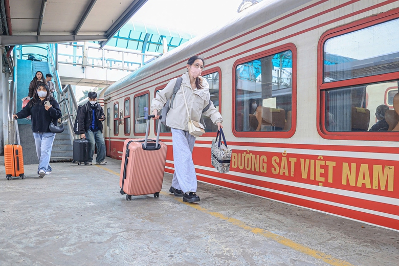 Ph&iacute;a sau h&agrave;ng triệu chuyến đi an to&agrave;n dịp Tết- Ảnh 2.