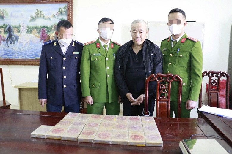 Nghệ An: Triệt ph&aacute; đường d&acirc;y mua b&aacute;n tr&aacute;i ph&eacute;p chất ma t&uacute;y, thu giữ 22 b&aacute;nh heroin- Ảnh 1.