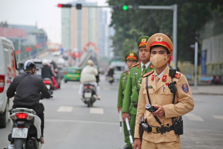 Để ai ra đường rồi cũng trở về- Ảnh 1. Để ai ra đường rồi cũng trở về- Ảnh 1.