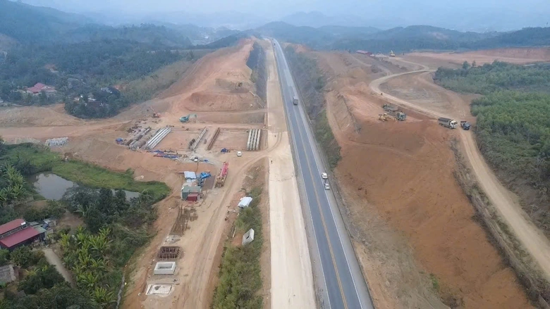 Dự &aacute;n mở rộng cao tốc Nội B&agrave;i - L&agrave;o Cai: Tăng tốc sau Tết, c&aacute;n đ&iacute;ch cuối năm 2026- Ảnh 1.