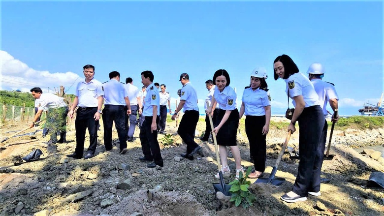 Phát động trồng hàng triệu cây xanh cải thiện môi trường tại Khánh Hòa và TP Huế- Ảnh 5. Phát động trồng hàng triệu cây xanh cải thiện môi trường tại Khánh Hòa và TP Huế- Ảnh 5.