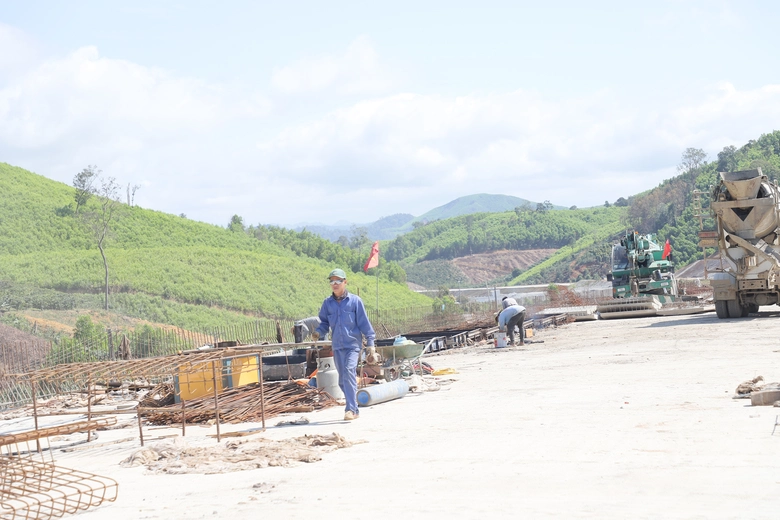 Những trụ cầu cao hơn 50m đang h&igrave;nh th&agrave;nh tr&ecirc;n cao tốc Kh&aacute;nh H&ograve;a - Bu&ocirc;n Ma Thuột- Ảnh 9.