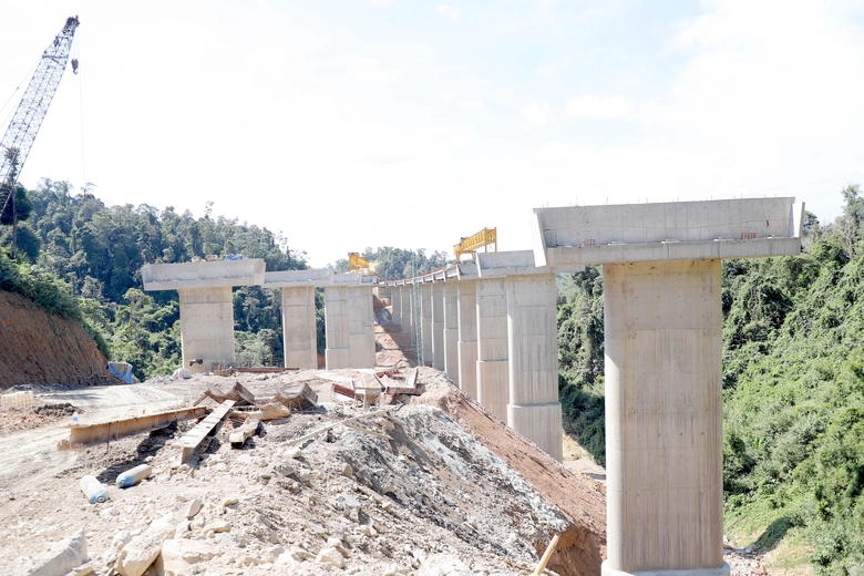 Những trụ cầu cao hơn 50m đang h&igrave;nh th&agrave;nh tr&ecirc;n cao tốc Kh&aacute;nh H&ograve;a - Bu&ocirc;n Ma Thuột- Ảnh 14.