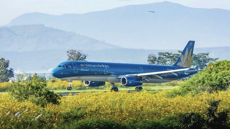 Vietnam Airlines tăng cường đường bay l&acirc;n cận trong thời gian s&acirc;n bay Li&ecirc;n Khương đ&oacute;ng cửa- Ảnh 1.