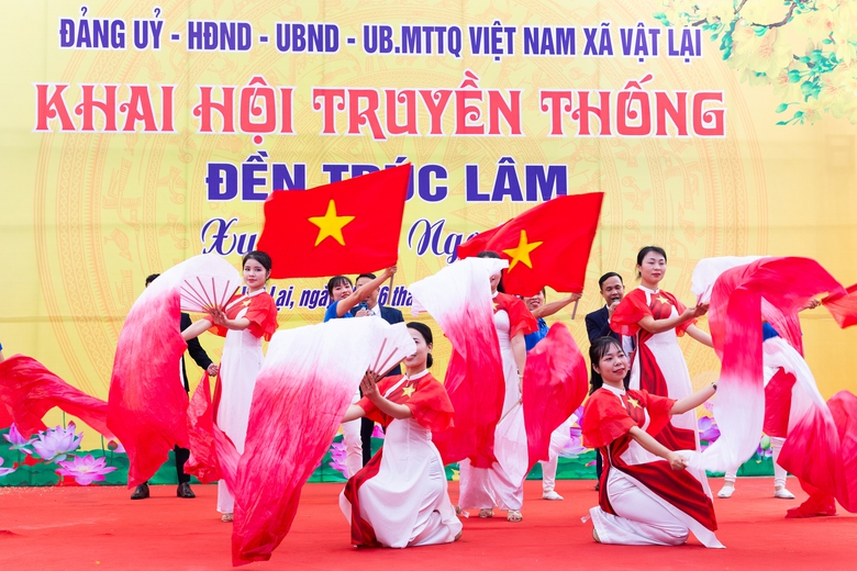 Rộn r&agrave;ng khai hội Đền Tr&uacute;c L&acirc;m xu&acirc;n B&iacute;nh Ngọ 2026- Ảnh 4.