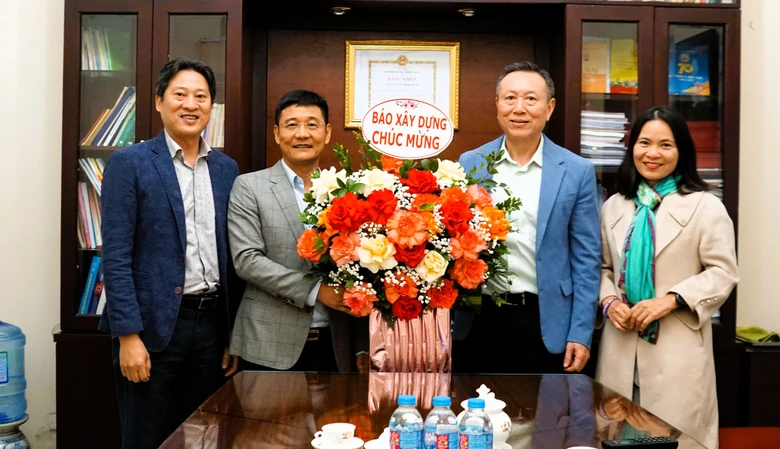 Báo Xây dựng thăm và chúc mừng các đơn vị y tế ngành GTVT nhân ngày 27/2- Ảnh 2. Báo Xây dựng thăm và chúc mừng các đơn vị y tế ngành GTVT nhân ngày 27/2- Ảnh 2.