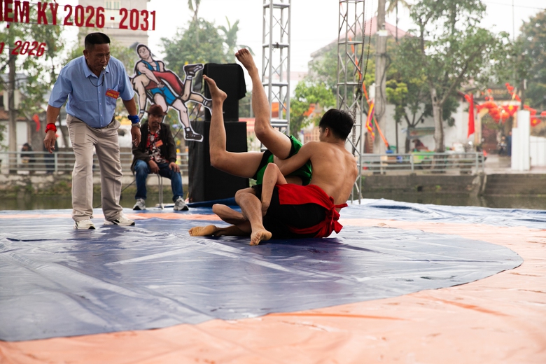 Rộn r&agrave;ng khai hội Đền Tr&uacute;c L&acirc;m xu&acirc;n B&iacute;nh Ngọ 2026- Ảnh 9.