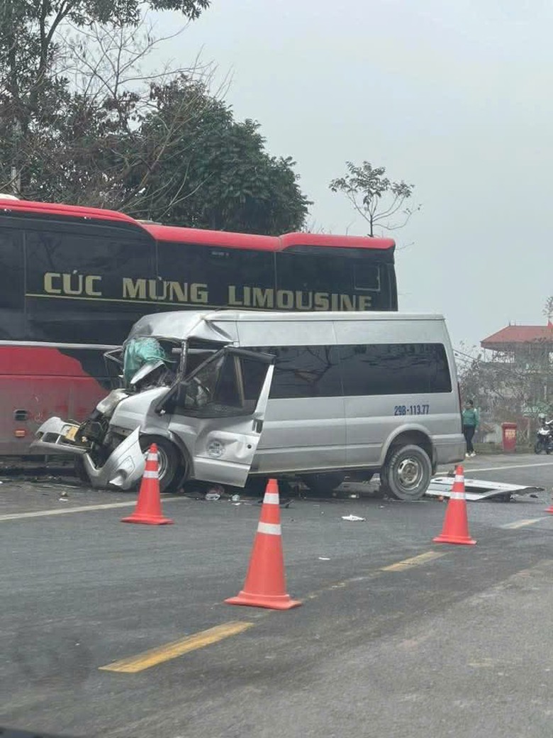 Hai xe kh&aacute;ch va chạm tr&ecirc;n QL1 qua Lạng Sơn, 1 người tử vong, 5 người trọng thương- Ảnh 2.