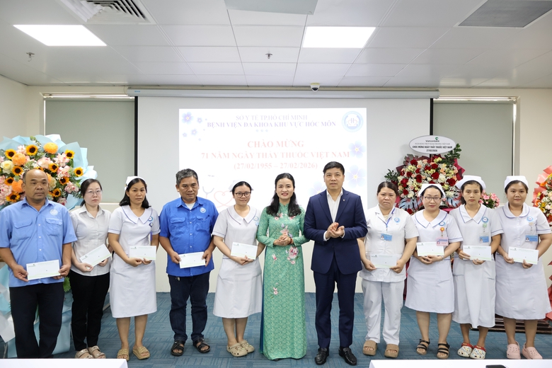 Vietcombank hỗ trợ 1 tỷ đồng thiết bị y tế, trao 200 suất qu&agrave; tại H&oacute;c M&ocirc;n v&agrave; Củ Chi- Ảnh 2.