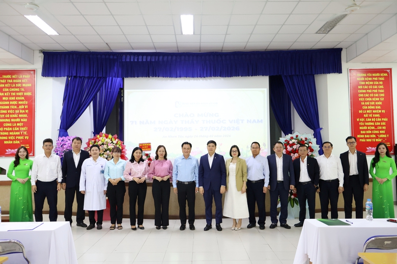 Vietcombank hỗ trợ 1 tỷ đồng thiết bị y tế, trao 200 suất qu&agrave; tại H&oacute;c M&ocirc;n v&agrave; Củ Chi- Ảnh 4.