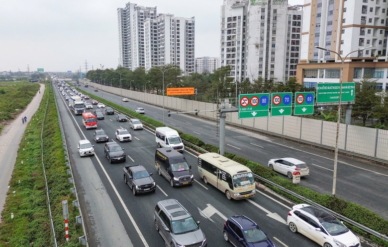 Vận tải Tết tăng trưởng ấn tượng, tai nạn giảm s&acirc;u- Ảnh 2.