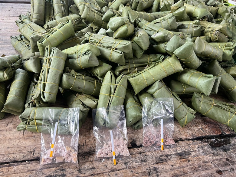 Khởi tố cơ sở sản xuất gi&ograve; chả d&ugrave;ng h&agrave;n the, thu giữ h&agrave;ng tấn thực phẩm vi phạm- Ảnh 3.