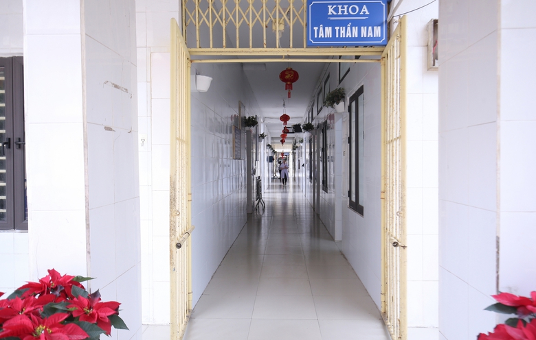Chuyện ít biết về những "chiến sĩ áo trắng" thầm lặng nơi bệnh viện tâm thần- Ảnh 2. Chuyện ít biết về những "chiến sĩ áo trắng" thầm lặng nơi bệnh viện tâm thần- Ảnh 2.