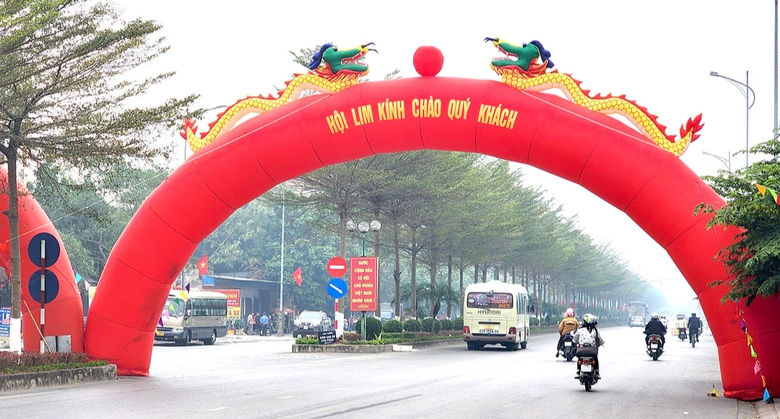 Bắc Ninh: Phân luồng trên quốc lộ 1A phục vụ lễ hội Lim- Ảnh 1. Bắc Ninh: Phân luồng trên quốc lộ 1A phục vụ lễ hội Lim- Ảnh 1.