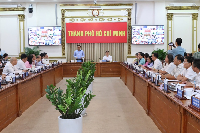 TP.HCM đặt kịch bản tăng trưởng tr&ecirc;n 10%: Hai qu&yacute; đầu năm phải đạt tối thiểu 10,3%- Ảnh 1.