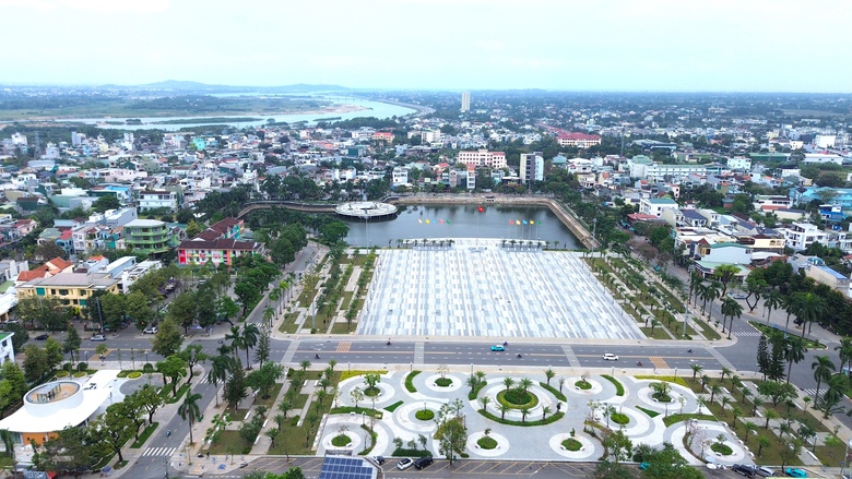 Đường Phạm Văn Đồng ở Quảng Ngãi rộng thênh thang sau nâng cấp- Ảnh 3. Đường Phạm Văn Đồng ở Quảng Ngãi rộng thênh thang sau nâng cấp- Ảnh 3.