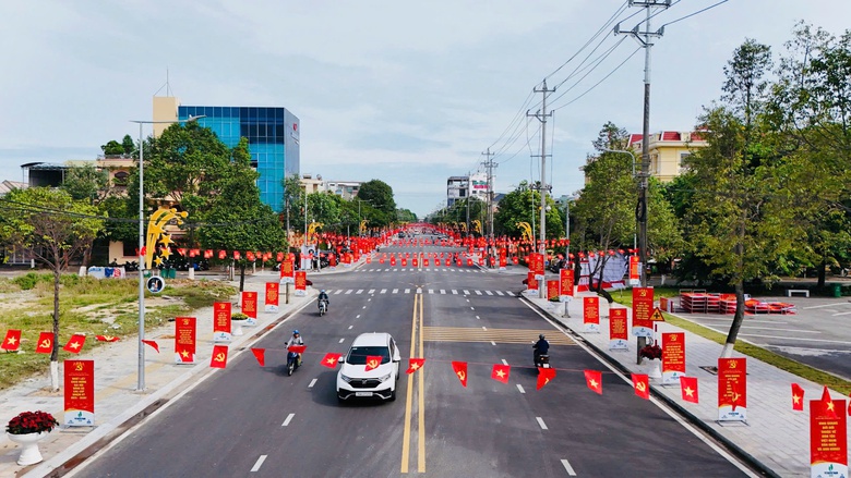 Đường Phạm Văn Đồng ở Quảng Ngãi rộng thênh thang sau nâng cấp- Ảnh 10. Đường Phạm Văn Đồng ở Quảng Ngãi rộng thênh thang sau nâng cấp- Ảnh 10.