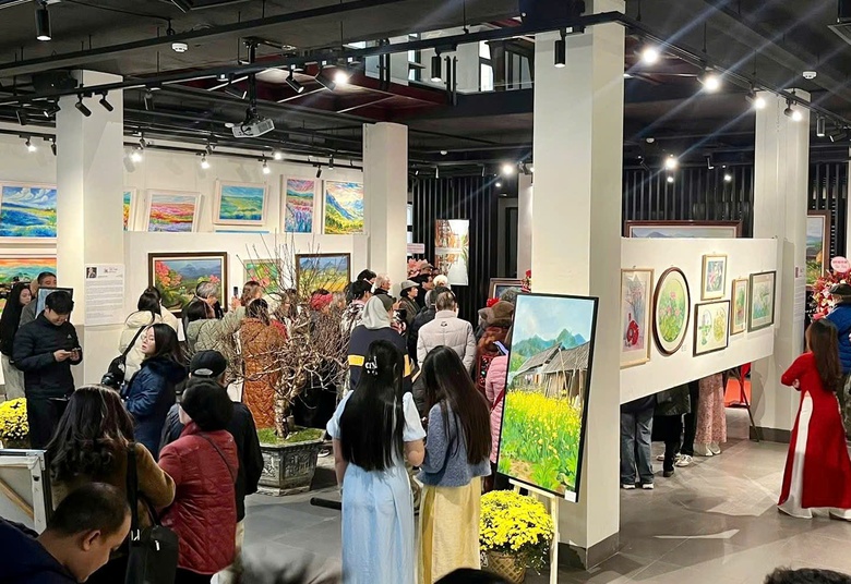 Khi hội họa "đánh thức" sắc Xuân- Ảnh 14. Khi hội họa "đánh thức" sắc Xuân- Ảnh 14.