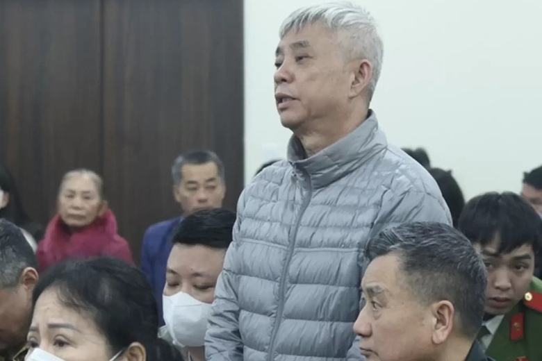 Loạt cựu gi&aacute;m đốc bệnh viện bị phạt t&ugrave; v&igrave; nhận hối lộ của c&ocirc;ng ty dược- Ảnh 3.