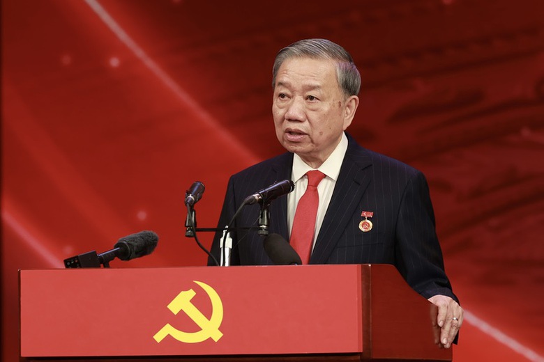 Phát biểu của Tổng Bí thư tại Lễ tuyên dương Bí thư chi bộ và trao giải Búa liềm vàng- Ảnh 1. Phát biểu của Tổng Bí thư tại Lễ tuyên dương Bí thư chi bộ và trao giải Búa liềm vàng- Ảnh 1.