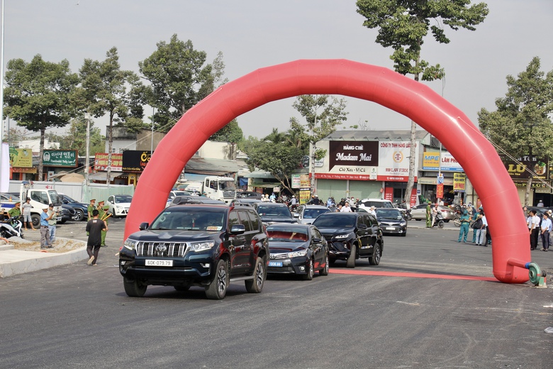Đồng Nai th&ocirc;ng xe kỹ thuật, khởi c&ocirc;ng loạt dự &aacute;n cầu đường ngh&igrave;n tỷ- Ảnh 4.