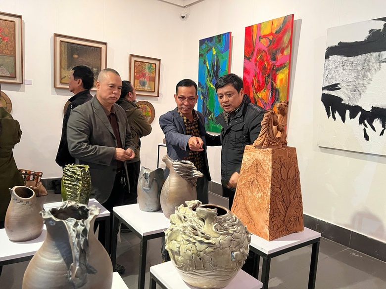 Khi hội họa "đánh thức" sắc Xuân- Ảnh 9. Khi hội họa "đánh thức" sắc Xuân- Ảnh 9.