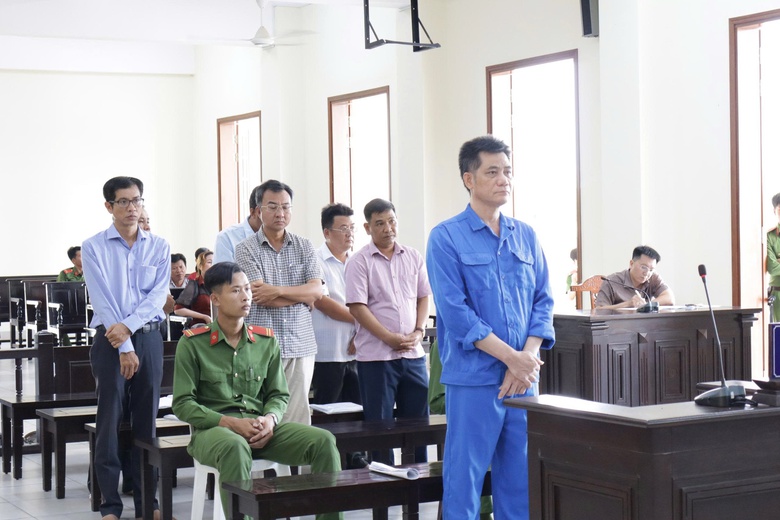 Vi phạm bồi thường khi thu hồi đất làm đường tỉnh, nhóm cán bộ lĩnh án- Ảnh 1. Vi phạm bồi thường khi thu hồi đất làm đường tỉnh, nhóm cán bộ lĩnh án- Ảnh 1.